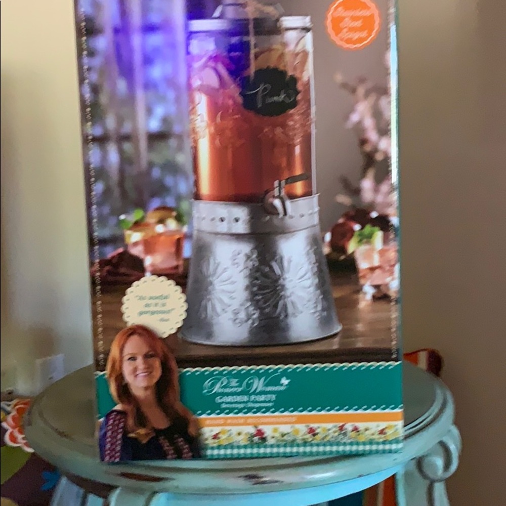 Beverage dispenser